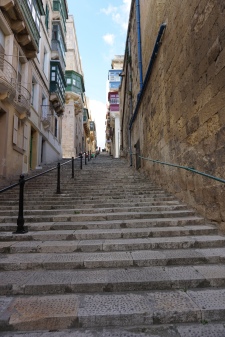 An unending staircase sidewalk